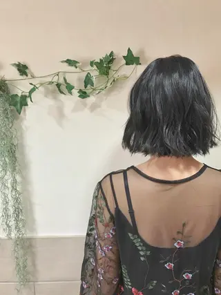 ショート カラー 🪐脱白髪染め 🪐松尾菜々美のヘアスタイル
