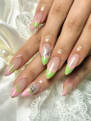 ネイル ルシイ🎀新宿長さ 出しパーツ専門店のネイルデザイン