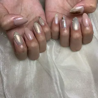 ネイル 里見 麗のネイルデザイン