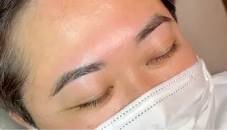 メンズ アイブロウ 吉田 麻衣の眉毛・アイブロウイメージ