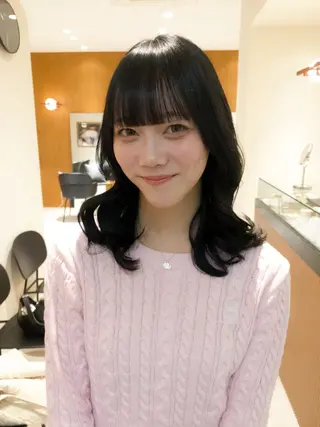 ミディアム カラー yiye shioriのヘアスタイル