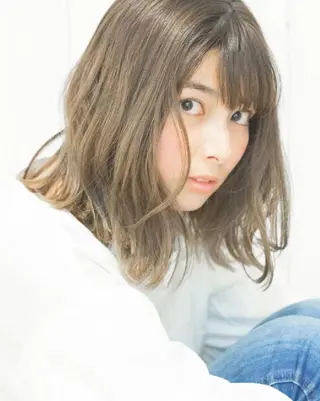 ミディアム カラー しらはま ようこのヘアスタイル