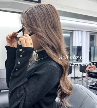 ロング カラー シールエクステ特化 ハイトーン、NANAのヘアスタイル