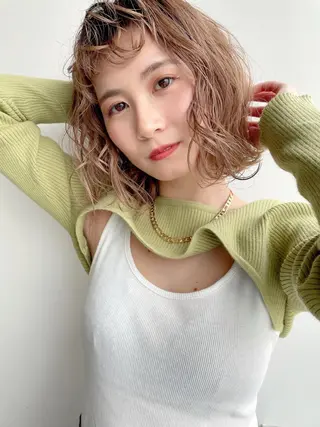 ミディアム カラー レイヤーカット 🪩yurikaのヘアスタイル