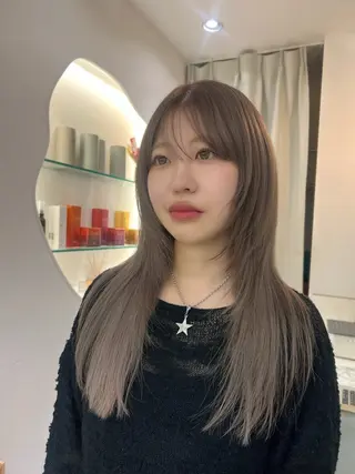 ロング カラー miha HARVEYのヘアスタイル