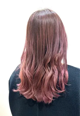 ロング カラー テクニカルディレクタ ー葛西凌大のヘアスタイル