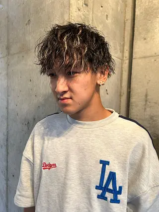 ショート カラー パーマ メンズ 🎨デザイン🥇 美髪・艶髪 日暮千敬のヘアスタイル