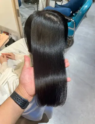 セミロング 必ず笑顔で帰っていた だきます！安田祐貴のヘアスタイル