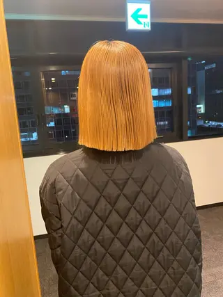 ミディアム デザインカラー/ボブ ブリーチカラー/ユリのヘアスタイル