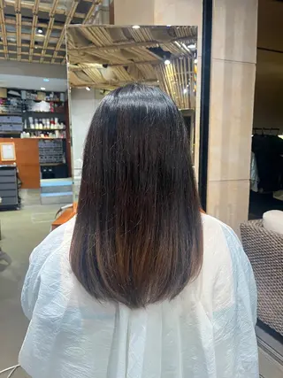 セミロング 吉田 理那のヘアスタイル