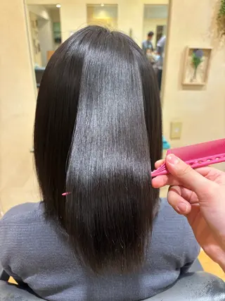 ミディアム 井上 未悠のヘアスタイル