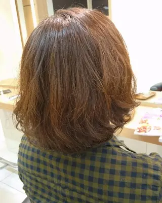 ショート パーマ 透明感ハイライト◎ 伊藤夏海のヘアスタイル