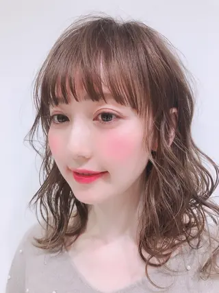 セミロング 透明感カラー 山中のヘアスタイル