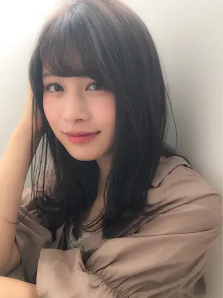 セミロング 赤み消し韓国ヘア レイヤー縮毛🤍渡邉のヘアスタイル
