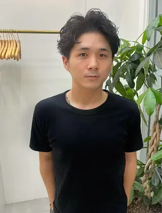 ショート パーマ メンズ 網谷 萌夏のヘアスタイル
