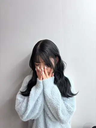 ロング カラー 楢本 莉子のヘアスタイル