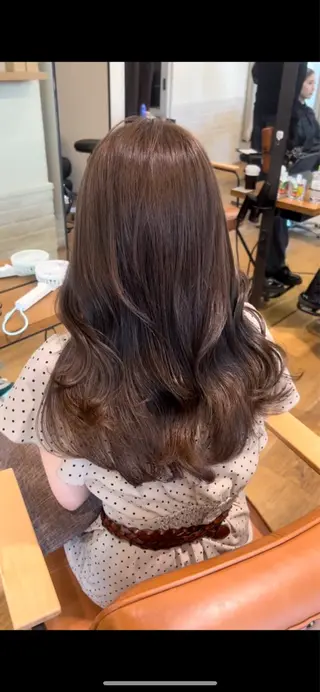 セミロング ハイトーン|レイヤー カット|めぐ🫧のヘアスタイル