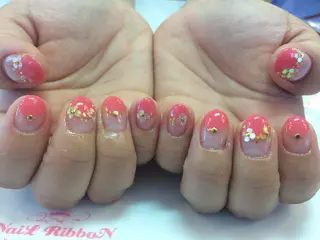 ネイル ネイルリボン 受付スタッフのネイルデザイン
