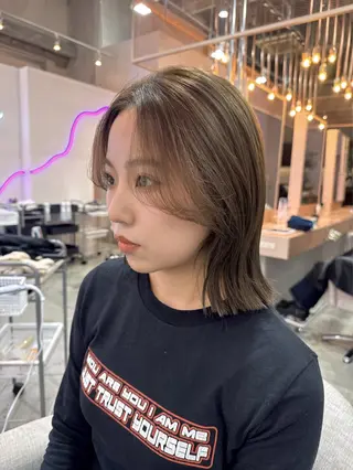 ショート 艶カラー✨レイヤー 𝐚𝐲𝐚𝐤𝐚のヘアスタイル