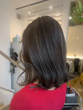 ミディアム カラー 透け感✨ダメージレス カラーHana🤍のヘアスタイル