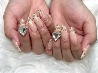 ネイル ネイルサロンリベラ 金山店　水野のネイルデザイン