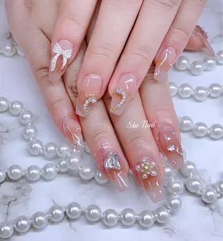 ネイル She   Nail所属・ISA_ BELLAのネイルデザイン
