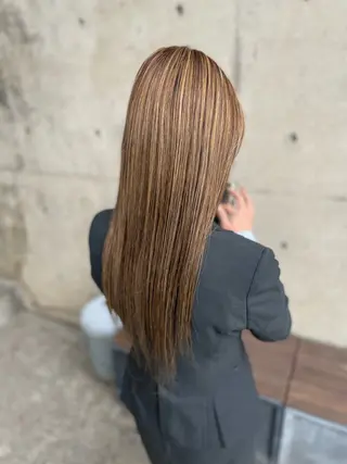 ロング カラー t.（ティードット）所属・日高 香織のヘアスタイル