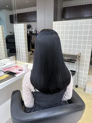 ロング 寒色＆ブリーチ特化 寒色MiOのヘアスタイル