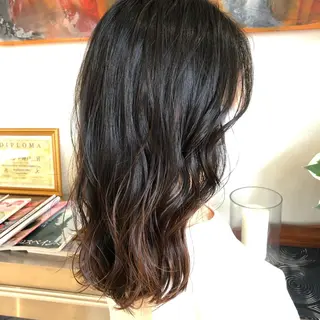 ミディアム 鶴﨑 美優亜のヘアスタイル