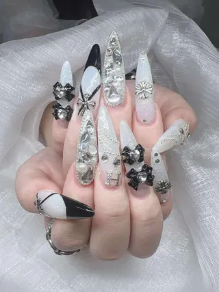 ネイル Lee Nailsのネイルデザイン