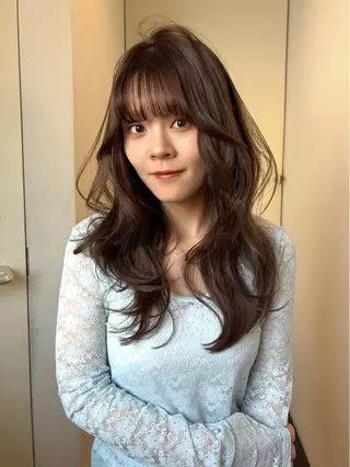 ロング カラー mizuki/ピンク ベージュ.レイヤーのヘアスタイル