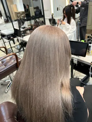 カラー 愛されハイトーン 🍓YURINAのヘアスタイル