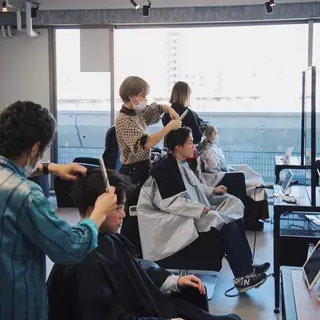TIDEHAIR SHIHOのヘアスタイル