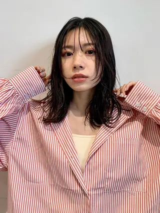 ミディアム 西崎 満里奈のヘアスタイル
