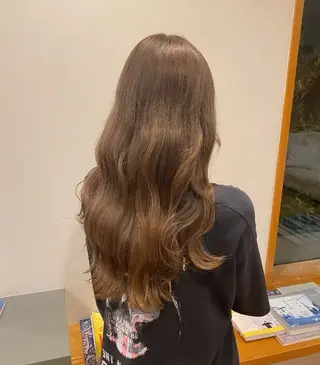 ロング カラー Ludwig AIRIのヘアスタイル