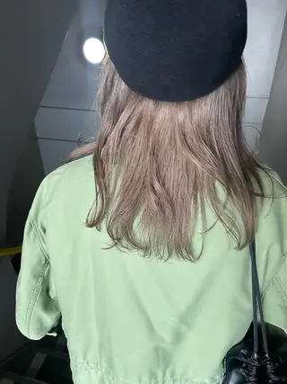 セミロング カラー 💓パーマ，💗 レイヤーカットのヘアスタイル