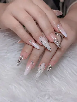 ネイル Lumi Shinokuboのネイルデザイン