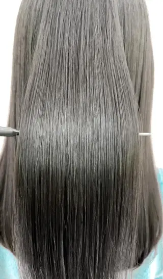 ロング アダチ コウスケのヘアスタイル