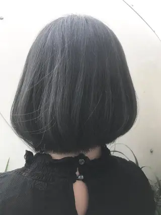 ショート カラー 白髪ぼかしハイライト バレイヤージュヤマトのヘアスタイル