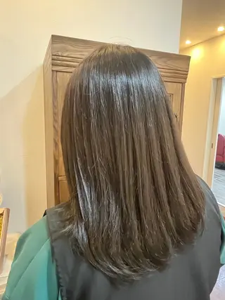 セミロング カラー 田中 こころのヘアスタイル