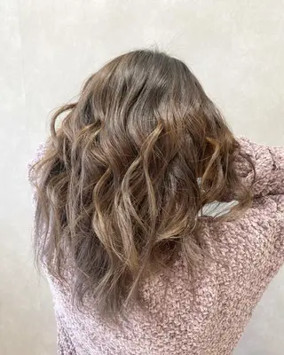 ミディアム カラー 【髪質改善 艶髪】 布川 莉穂のヘアスタイル