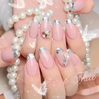 ネイル Queenie 🦋のネイルデザイン