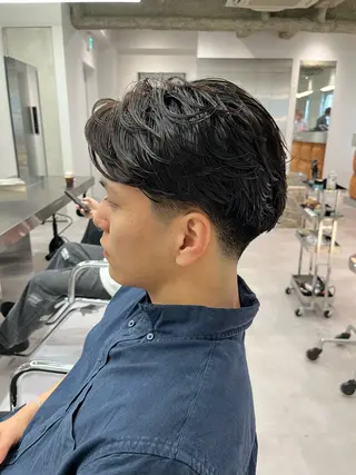 ショート パーマ メンズ ⚡メンズパーマフ ェードカットTomyのヘアスタイル