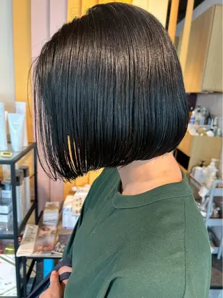 ショート 塩谷 楓のヘアスタイル