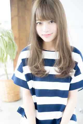 ロング おしゃれ染めで白髪を 染める/山口玲緒奈のヘアスタイル