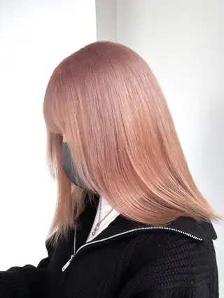 ミディアム karin🪩海外風 バタフライカットのヘアスタイル