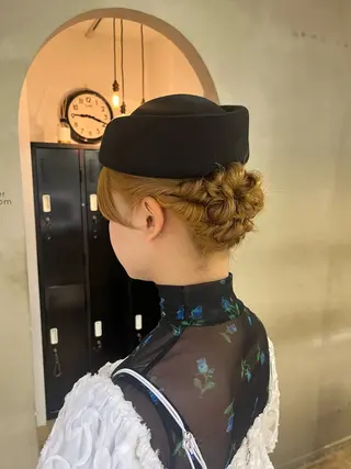 ミディアム カラー ヘアアレンジ くすみカラー/海外 レイヤー/ ローレンのヘアスタイル