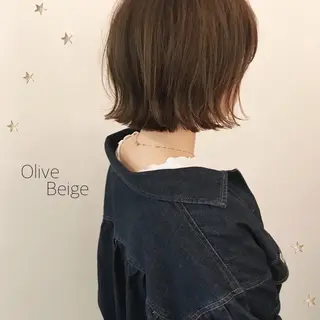 ミディアム カラー 市川 千夏のヘアスタイル