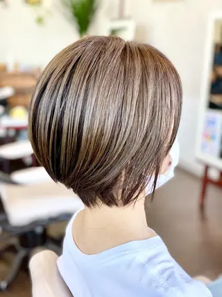 ショート カラー ing's・hair イングス・ヘアーのヘアスタイル