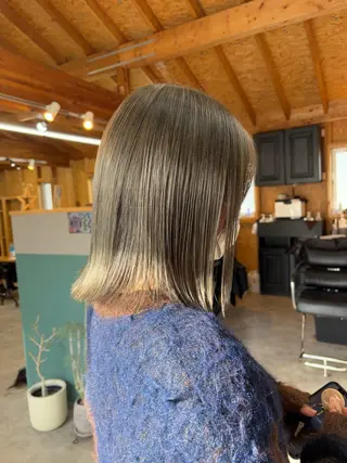 カラー まろみ暖色×ボブ ×chia🕯のヘアスタイル